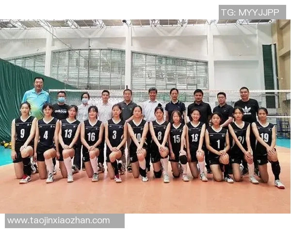 华籍足球明星成就与影响力探讨及其在国际赛场的表现分析